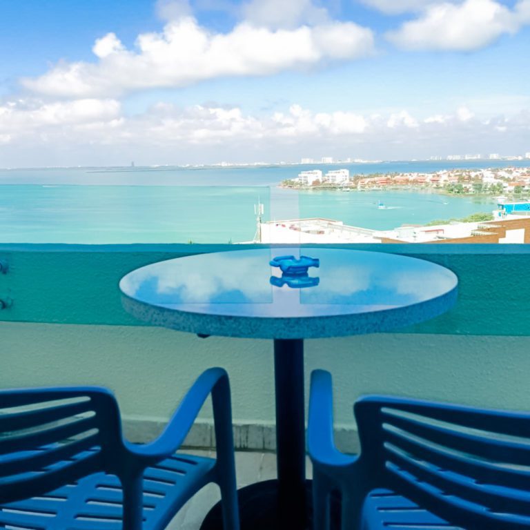 Cancun - Aqua Lounge balcony